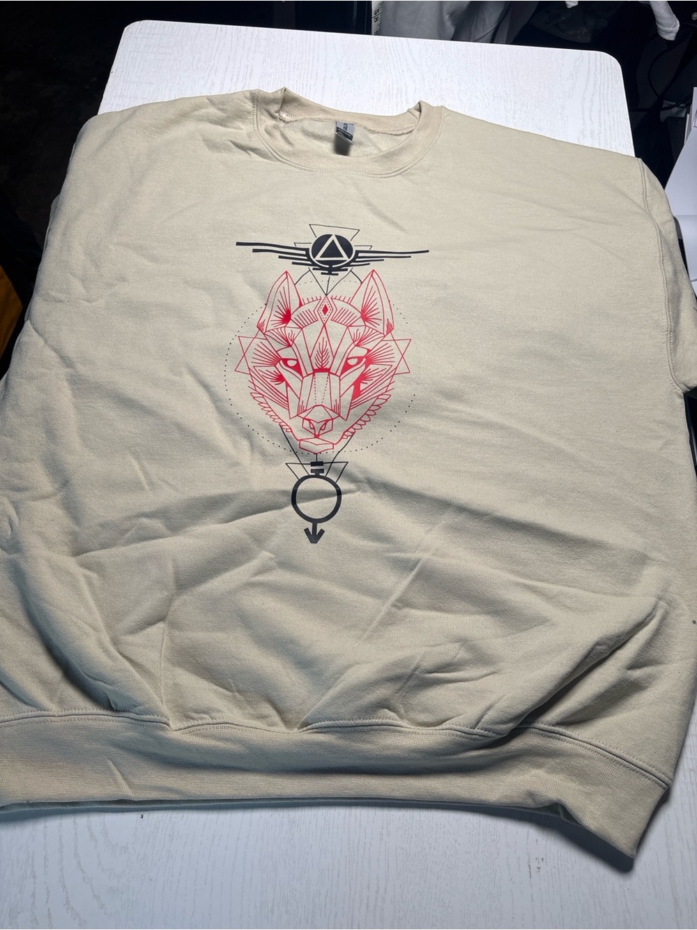 Gildan Cream Crewneck Sweatshirt with Red Geometric Wolf Graphic